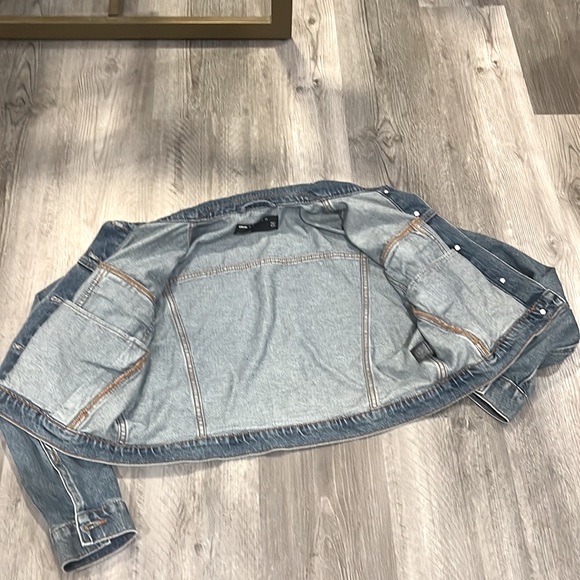 Asos - Cropped Jean Jacket - US Size 6 - Picture 9 of 16